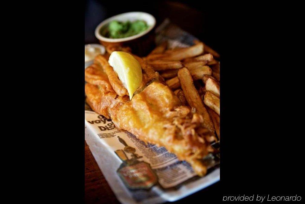 富勒汉普郡酒店 Clanfield  外观 照片 Fish and chips